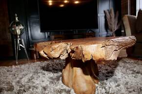 Luxury 9 Bed Manor House Hot Tub Cinema Room Skytv