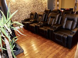 Luxury 9 Bed Manor House Hot Tub Cinema Room Skytv