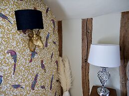 Luxury 9 Bed Manor House Hot Tub Cinema Room Skytv