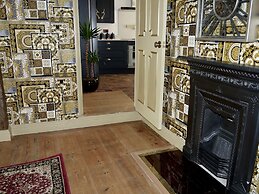 Luxury 9 Bed Manor House Hot Tub Cinema Room Skytv