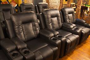 Luxury 9 Bed Manor House Hot Tub Cinema Room Skytv