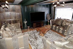 Luxury 9 Bed Manor House Hot Tub Cinema Room Skytv