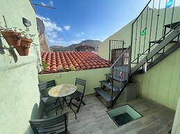 Large, Authentic 2-bed Apartment, Panoramic Views