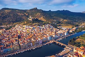 Large, Authentic 2-bed Apartment, Panoramic Views