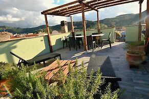 Large, Authentic 2-bed Apartment, Panoramic Views