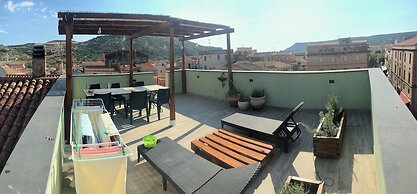 Large, Authentic 2-bed Apartment, Panoramic Views