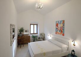 Large, Authentic 2-bed Apartment, Panoramic Views