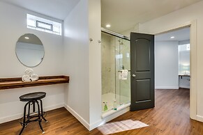 Chicago River West 4 Bedroom / 3 Bathroom by AllSet Turnover