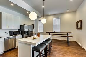 Chicago River West 4 Bedroom / 3 Bathroom by AllSet Turnover