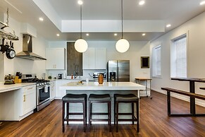 Chicago River West 4 Bedroom / 3 Bathroom by AllSet Turnover