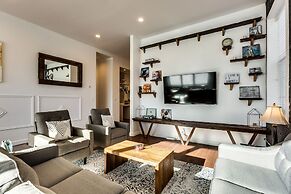 Chicago River West 4 Bedroom / 3 Bathroom by AllSet Turnover