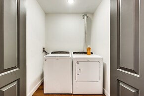 Chicago River West 4 Bedroom / 3 Bathroom by AllSet Turnover