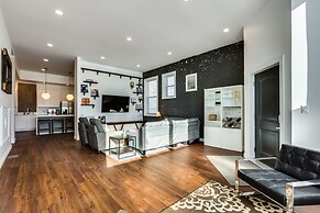 Chicago River West 4 Bedroom / 3 Bathroom by AllSet Turnover