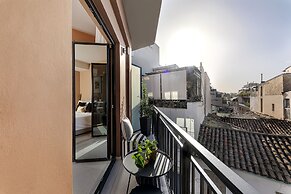 Clyde Athens by Nin&Bau