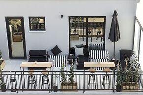 Clyde Athens by Nin&Bau