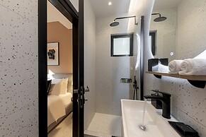 Clyde Athens by Nin&Bau