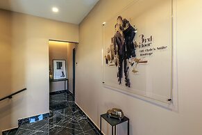 Clyde Athens by Nin&Bau