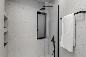 Clyde Athens by Nin&Bau