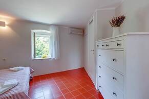 Lovely 15th Century Apartment in Osor