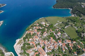 Lovely 15th Century Apartment in Osor