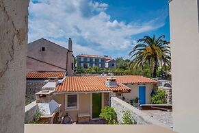 Impeccable 4-bed Apartment in Osor