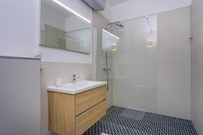 Impeccable 4-bed Apartment in Osor