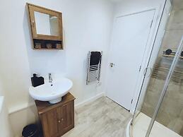 Stunning Modern Christchurch Town Centre Apartment