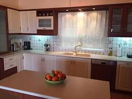 Immaculate 3-bed House in Ermioni