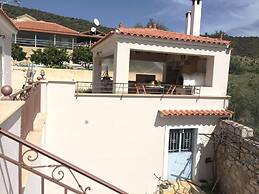 Immaculate 3-bed House in Ermioni