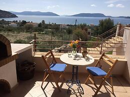 Immaculate 3-bed House in Ermioni