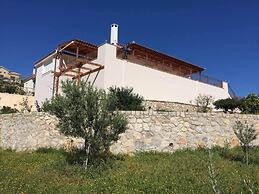 Immaculate 3-bed House in Ermioni