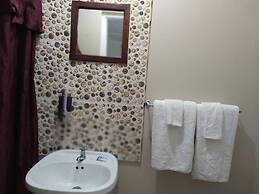 Entire 6-bedroom Villa Free Parking With Fast Wifi