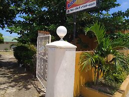 Entire 6-bedroom Villa Free Parking With Fast Wifi