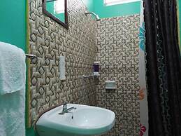 Entire 6-bedroom Villa Free Parking With Fast Wifi