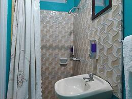 Entire 6-bedroom Villa Free Parking With Fast Wifi