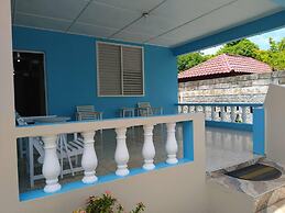 Entire 6-bedroom Villa Free Parking With Fast Wifi