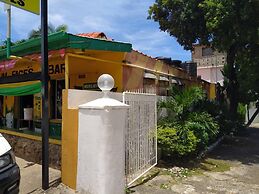 Entire 6-bedroom Villa Free Parking With Fast Wifi