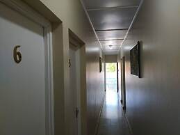 Entire 6-bedroom Villa Free Parking With Fast Wifi