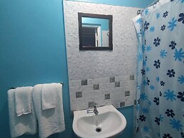 Entire 6-bedroom Villa Free Parking With Fast Wifi