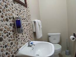 Entire 6-bedroom Villa Free Parking With Fast Wifi