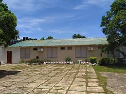 Entire 6-bedroom Villa Free Parking With Fast Wifi