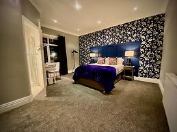 Captivating 4-bed Hot Tub House in Blackpool