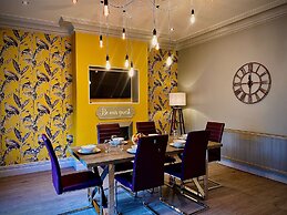 Captivating 4-bed Hot Tub House in Blackpool