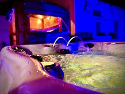 Captivating 4-bed Hot Tub House in Blackpool