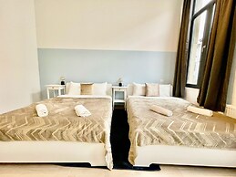 One Lux Stay near Fashion District