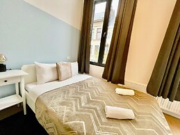One Lux Stay near Fashion District