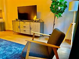 One Lux Stay near Fashion District