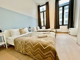 One Lux Stay near Fashion District