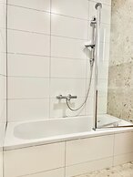 One Lux Stay near Fashion District