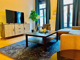 One Lux Stay near Fashion District